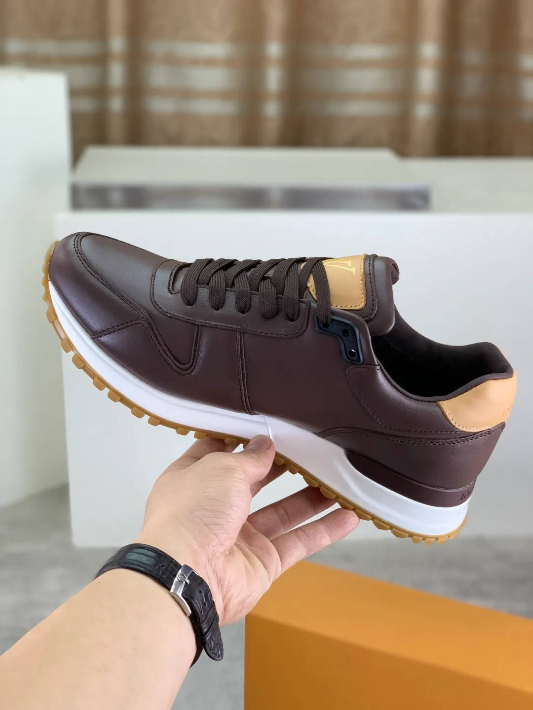 Men's men's shoes 💰P680 new style 💶[LOUIS VUITTON] (original order) new style 🍀LV Louis Vuitton * - top version of LV classic trendy shoes! Made of imported original cowhide and water-dyed cowhide lining. The latest original wear-resistant rubber combination outsole! High quality products! Multiple colors available, code number: 39-45 (38 46 customized)
